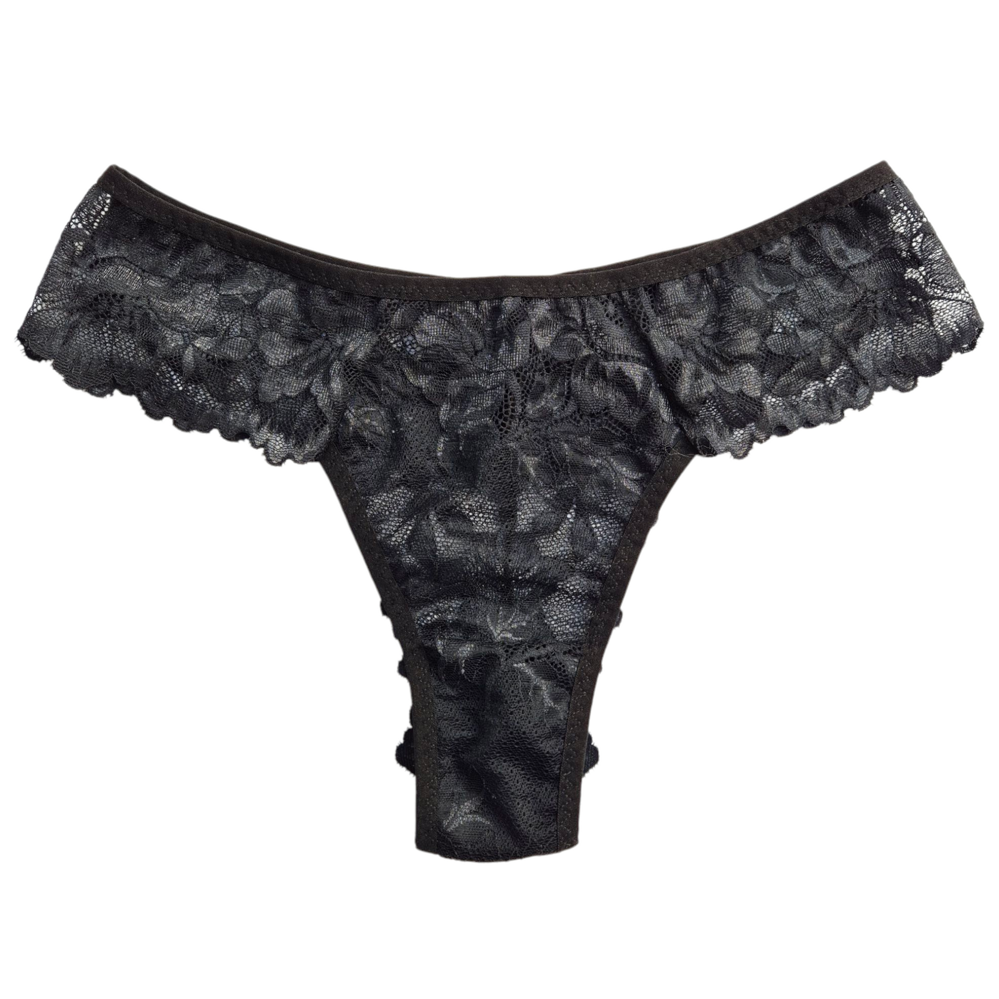 Calcinha Aurora na cor preta com glitter prata toda em renda floral, modelagem confortável, cintura média e acabamento artesanal. Plaquinha personalizada naughty na cor prata.